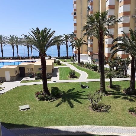 Apartamentos Centro Internacional Algarrobo-Costa Bagian luar foto